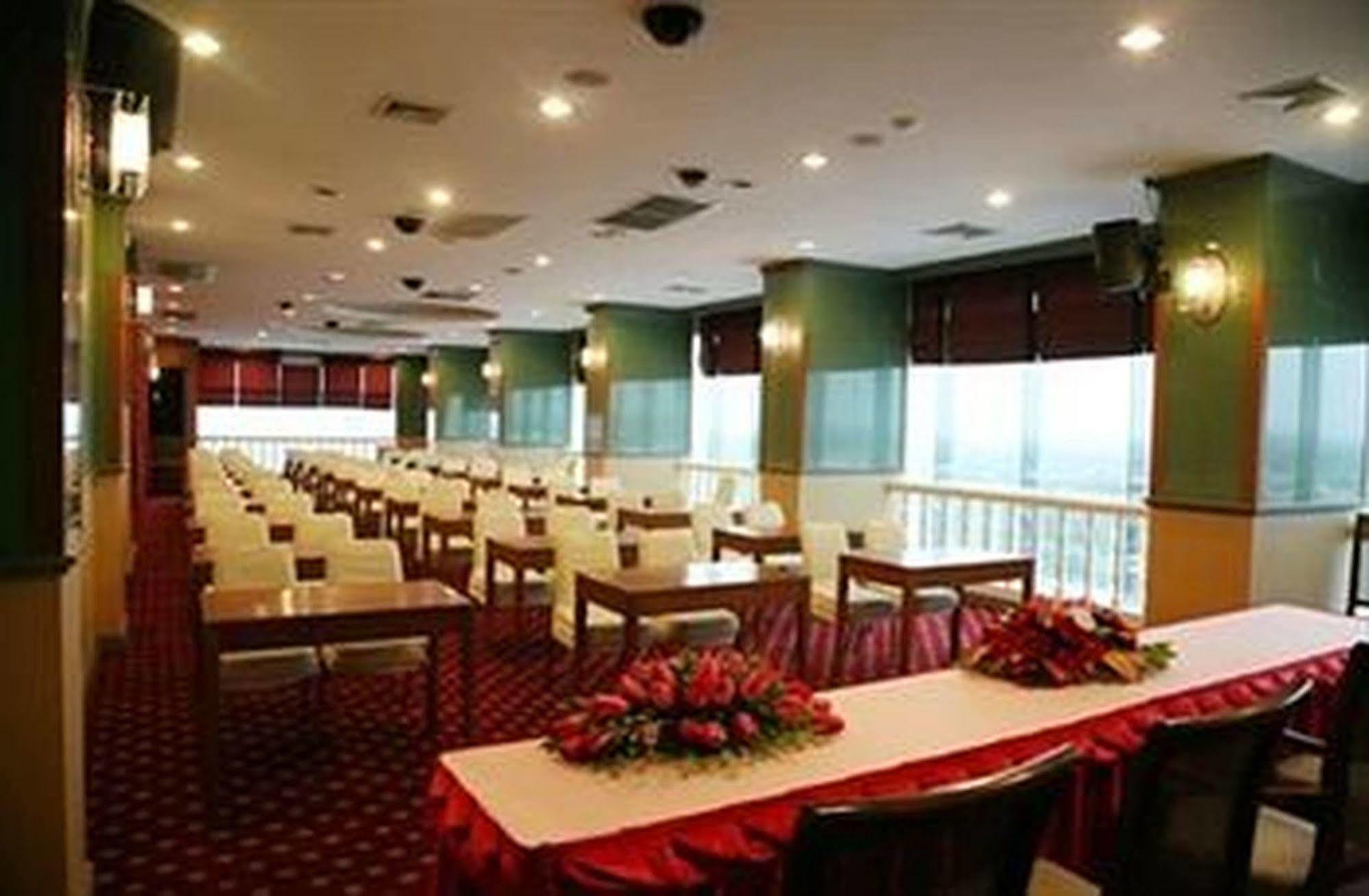 Grand Diamond City Hotel & Casino Poipet Exterior photo